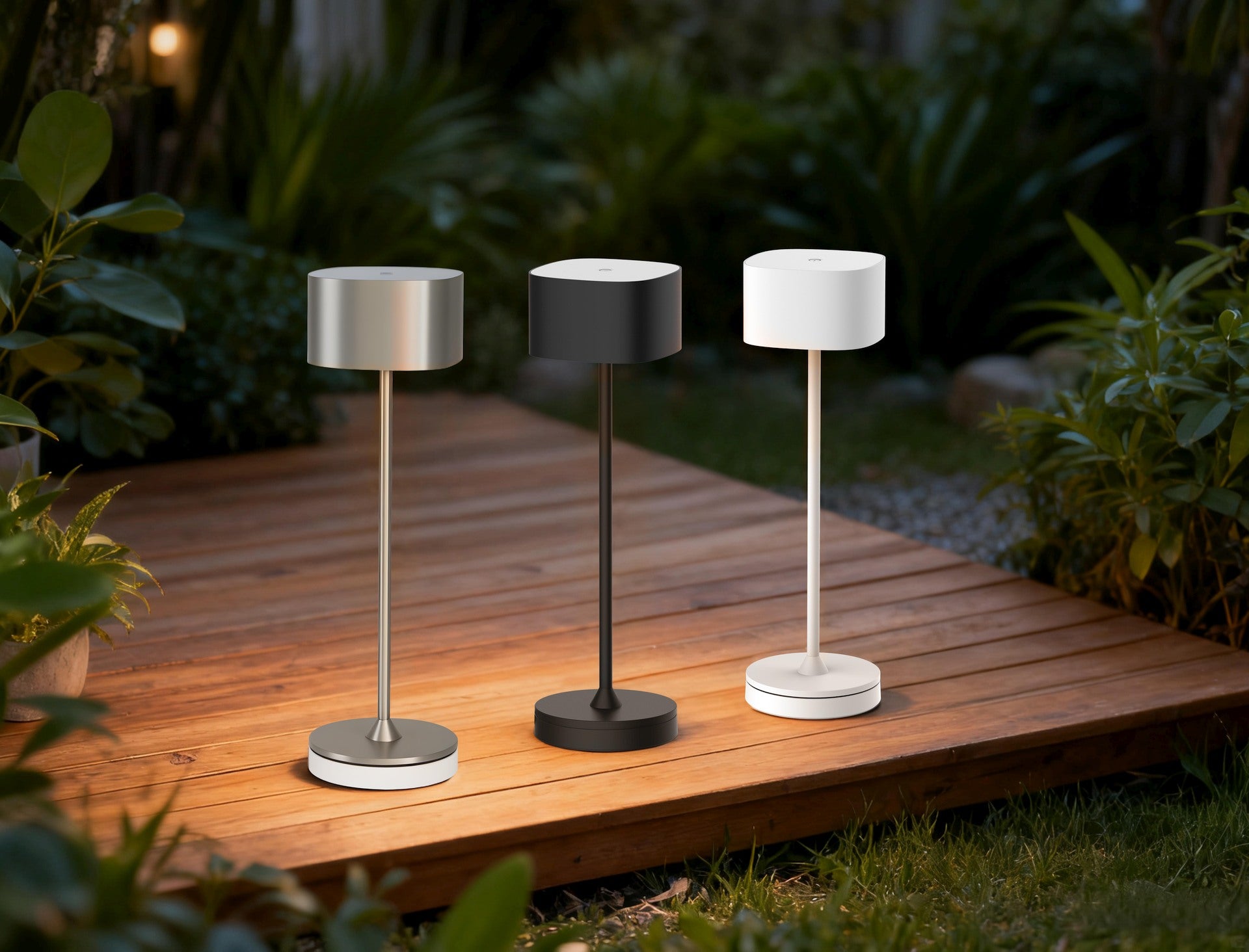 LED Tischlampe Bright für Outdoor und Indoor mit Akku, Touch-Dimmung und Ladeplatte in Schwarz, Silber oder Weiß