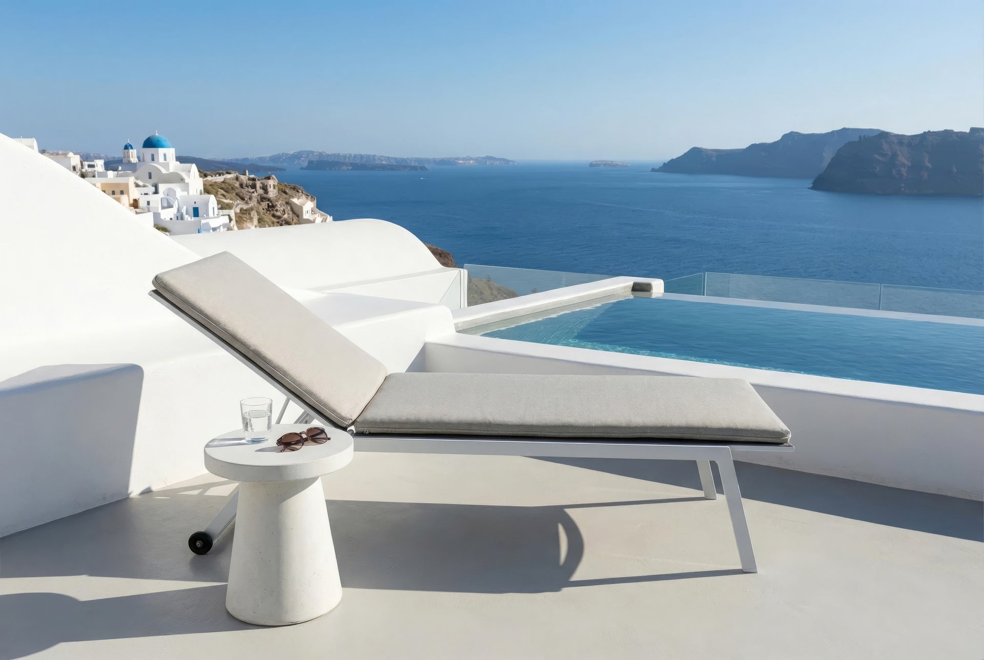 Sonnenliege Charlie mit Aluminiumgestell in Anthrazit oder Weiß, Textilen-Bespannung und witterungsbeständigem Kissen.