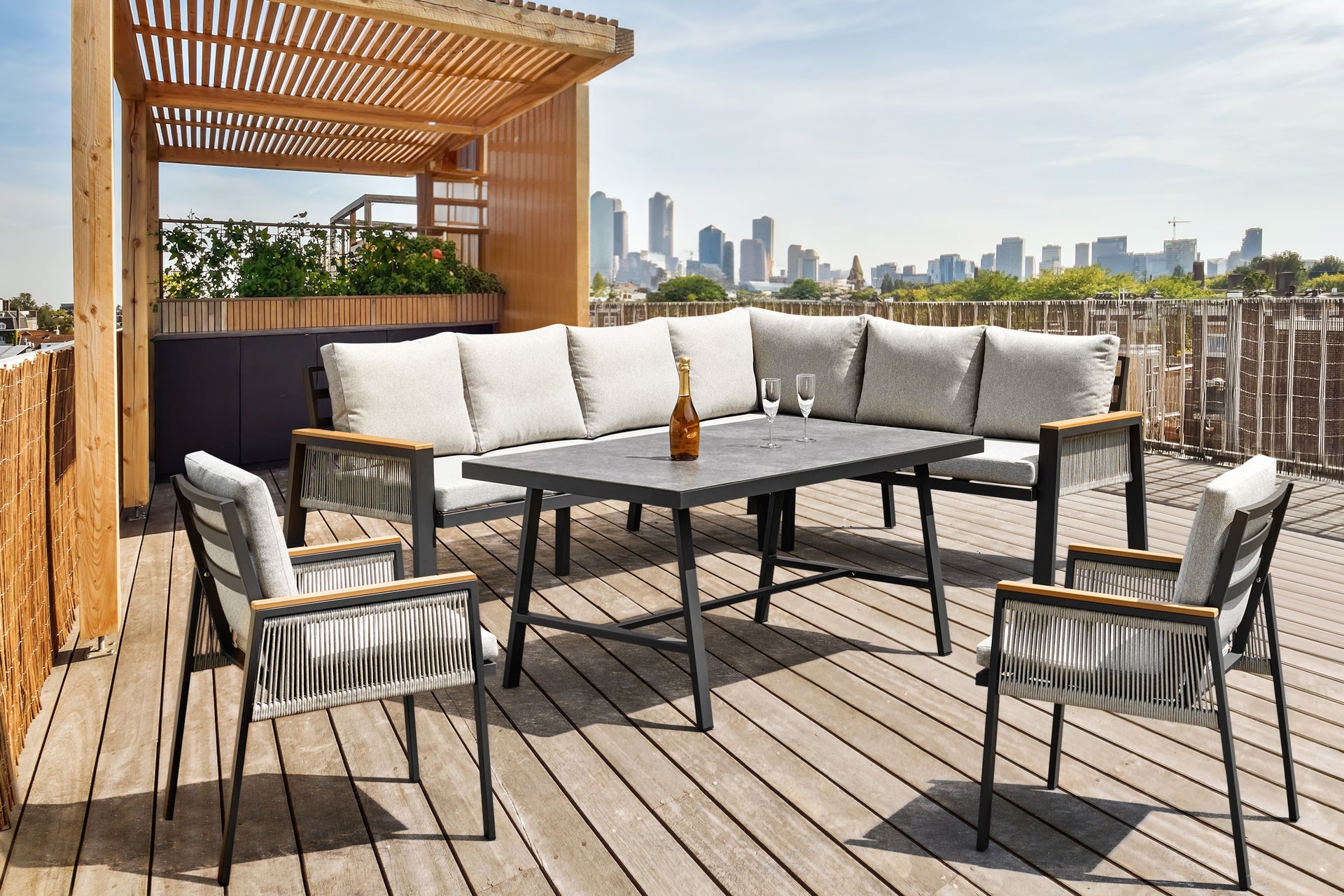 Flexible 'Chiara' corner bench group with polywood armrests