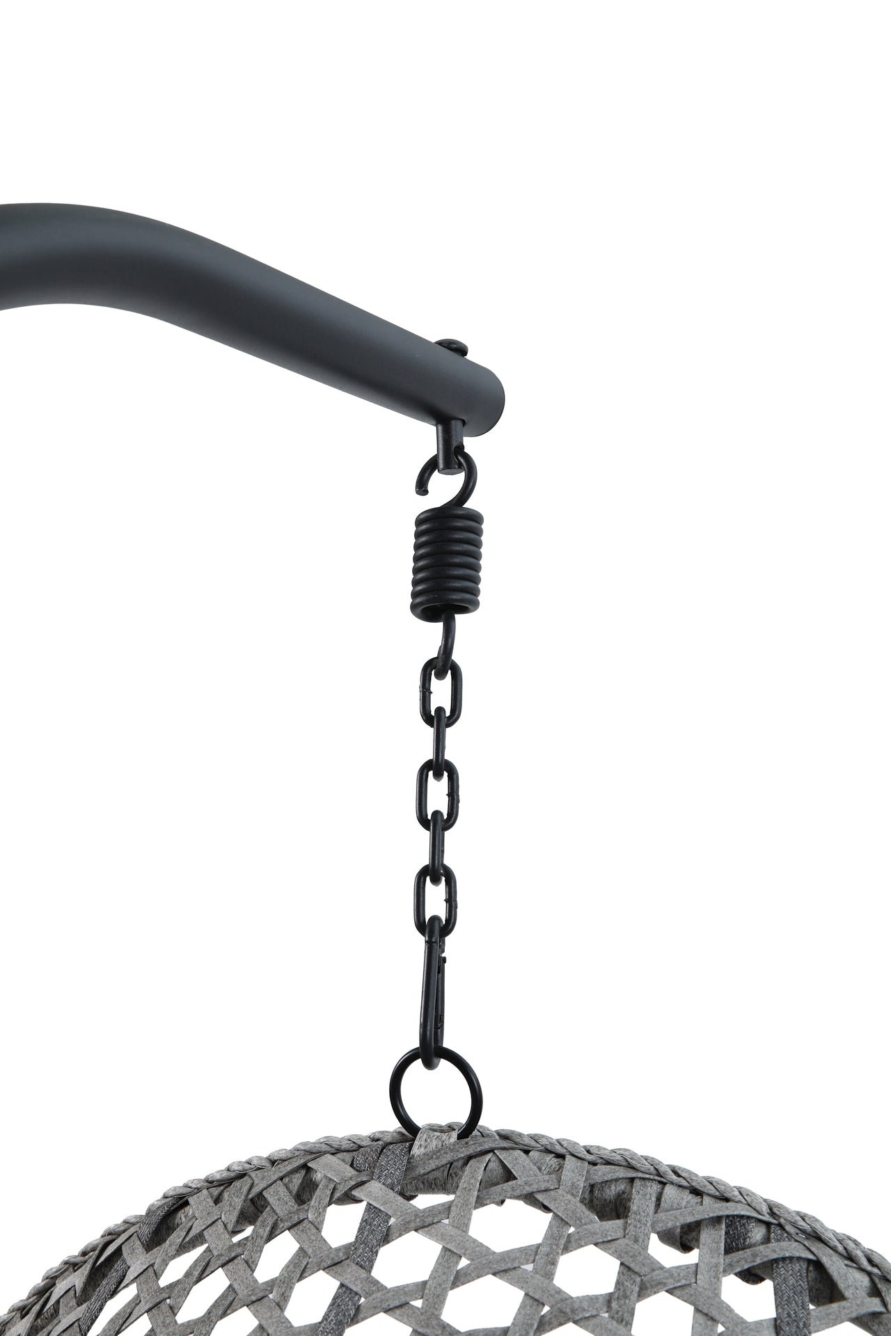 Hängekorb Cleo mit schwarzem Gestell, grauem Kunststoffgeflecht & grauen Polstern – zusammenklappbar & wetterfest.