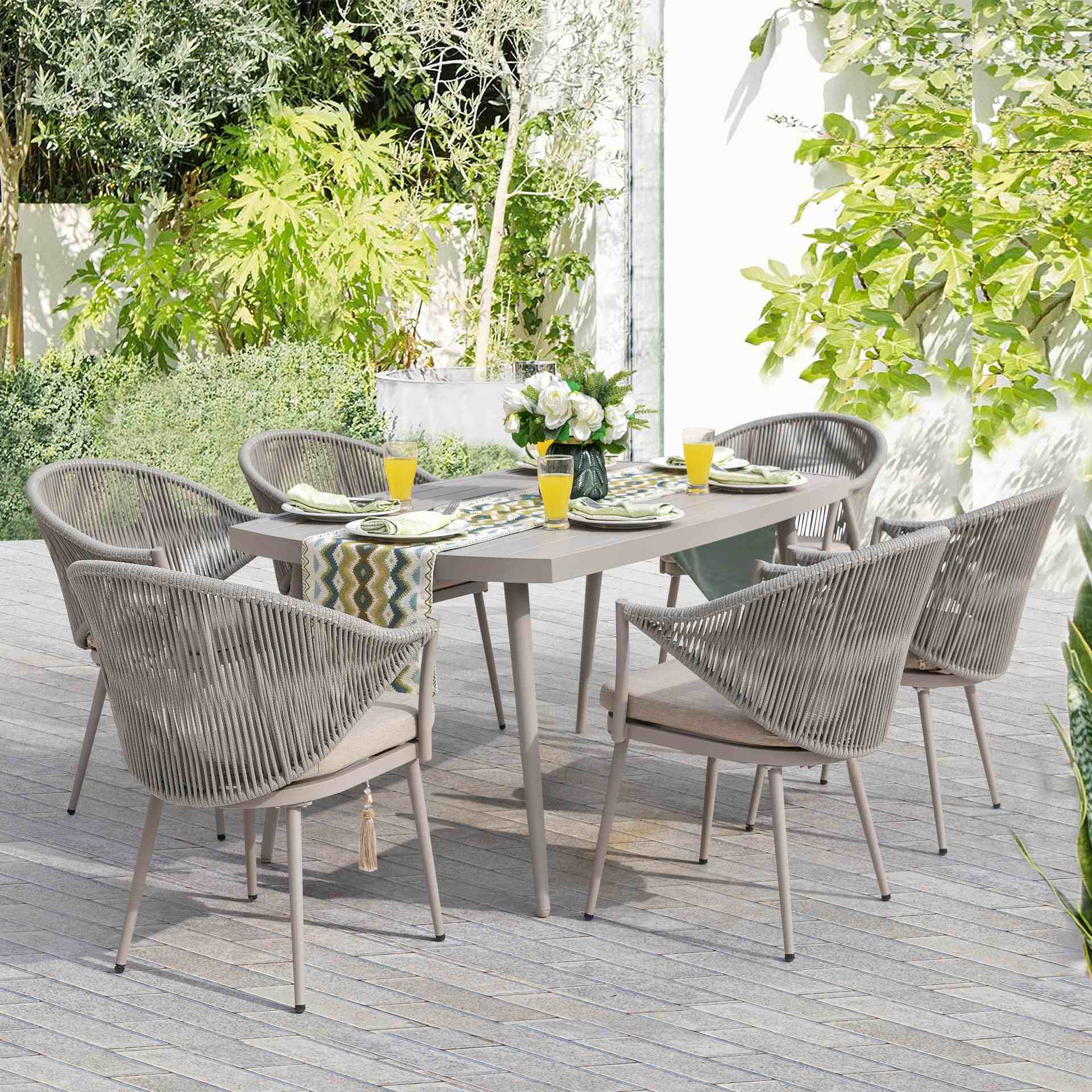 Tischgruppe Denise mit Esstisch 160x90 cm und 6 Armstühlen in grau-beige mit Textilschnüren und Sitzkissen – Outdoor Gartenmöbelshop.at