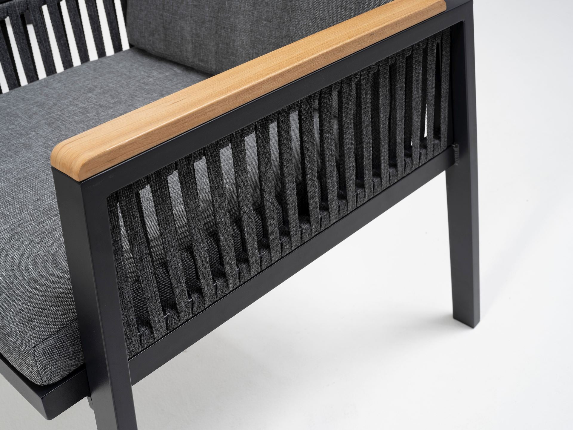 Eckbankgruppe Frederik Outdoor Sitzgruppe aus Aluminium mit Holzdekor Tisch und Textilbändern