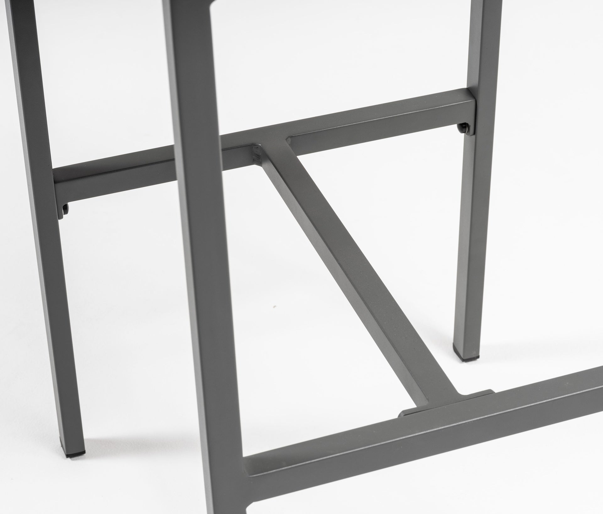 Harvey Barhocker aus Aluminium anthrazit mit grauen Textilschnüren und hellgrauem Sitzkissen