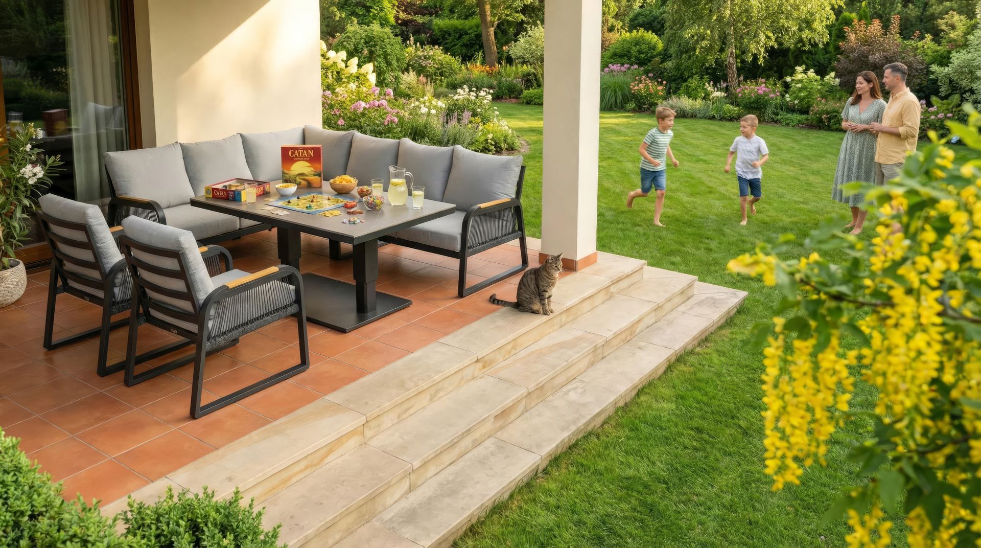 Eckbankgruppe Lara mit höhenverstellbarem Tisch, Sinterstone Tischplatte und Aluminiumgestell in Anthrazit