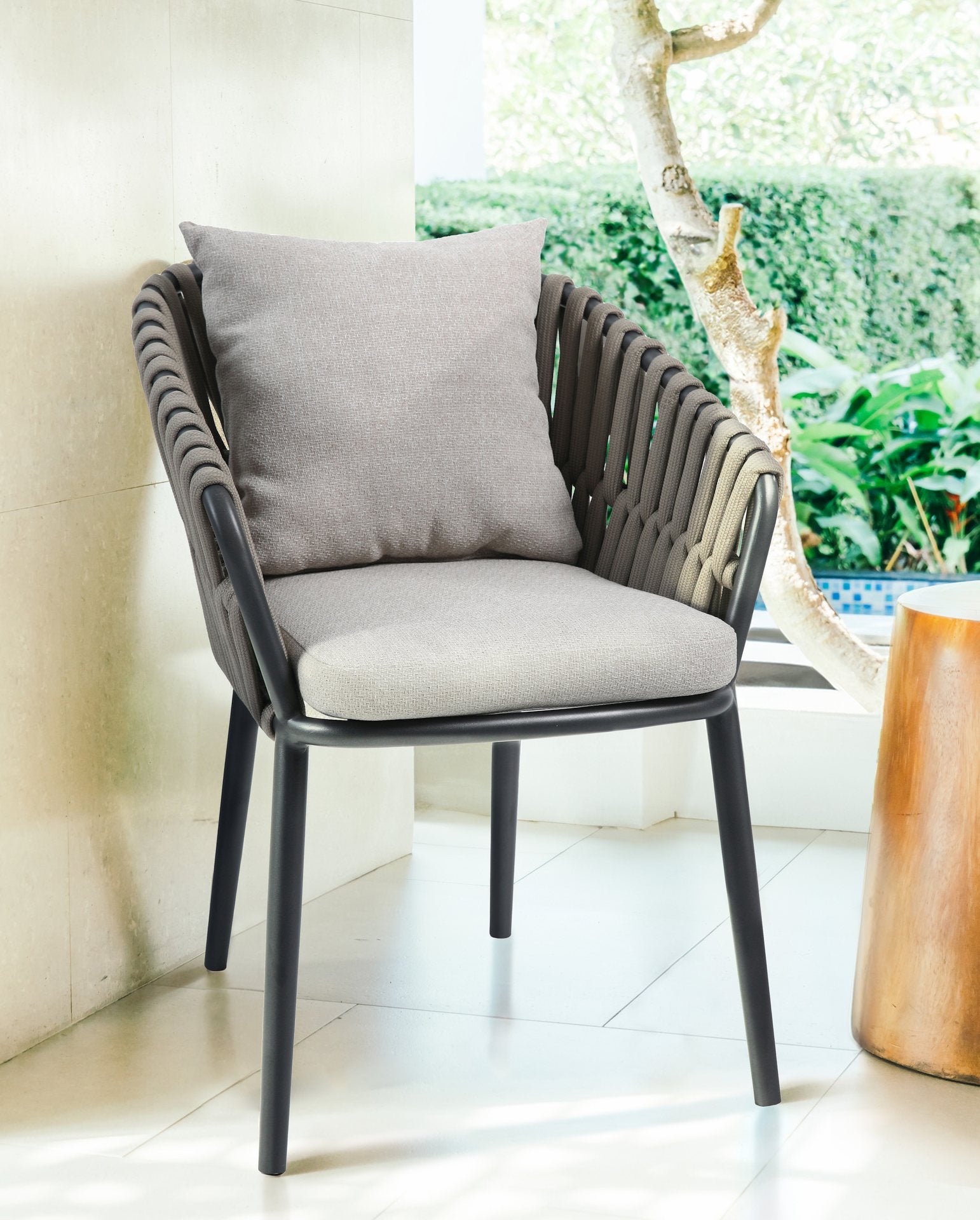 Nero garden chair