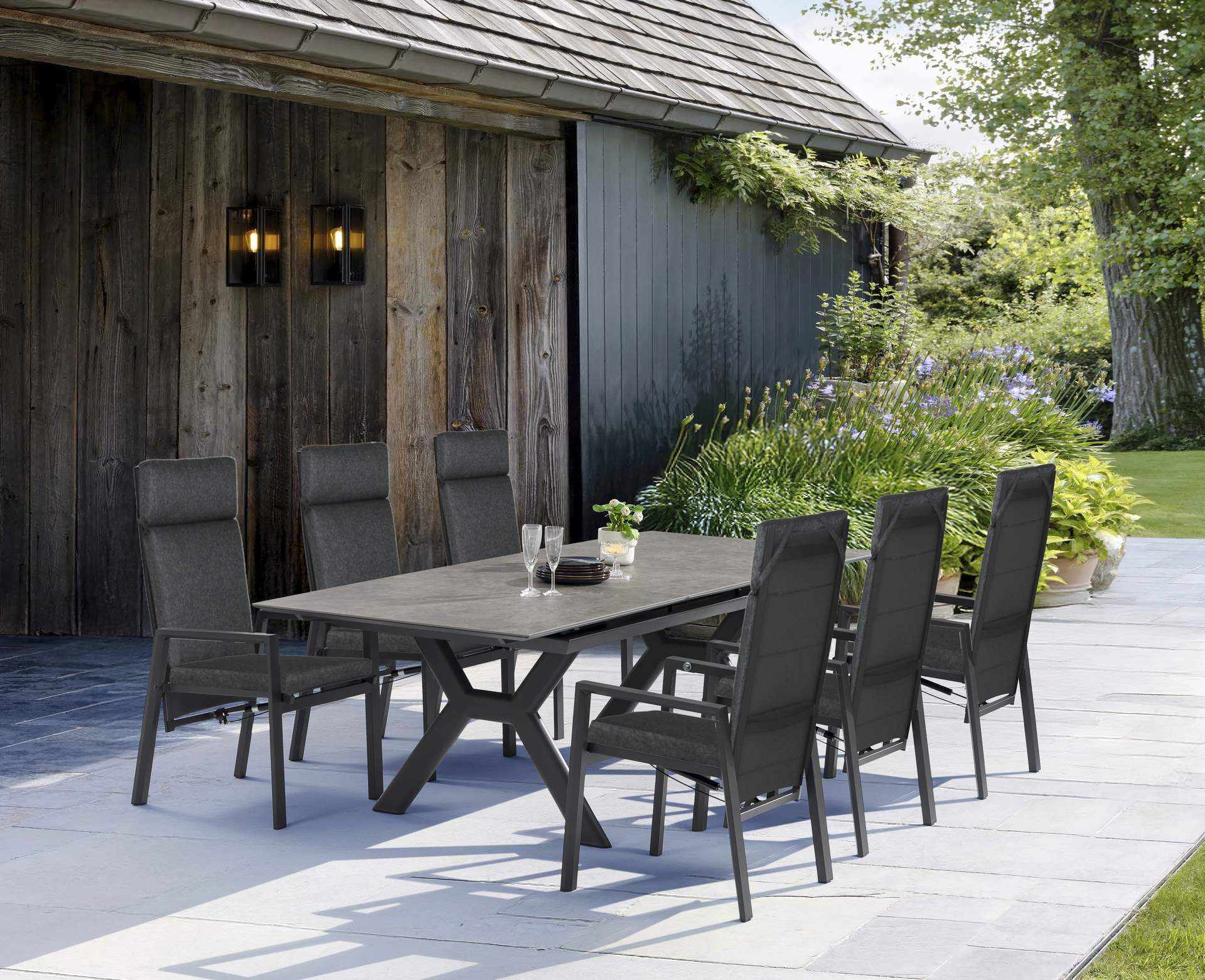 Nicosia Tischgruppe mit ausziehbarem Sinterstone-Esstisch und Gaslift-Armstühlen