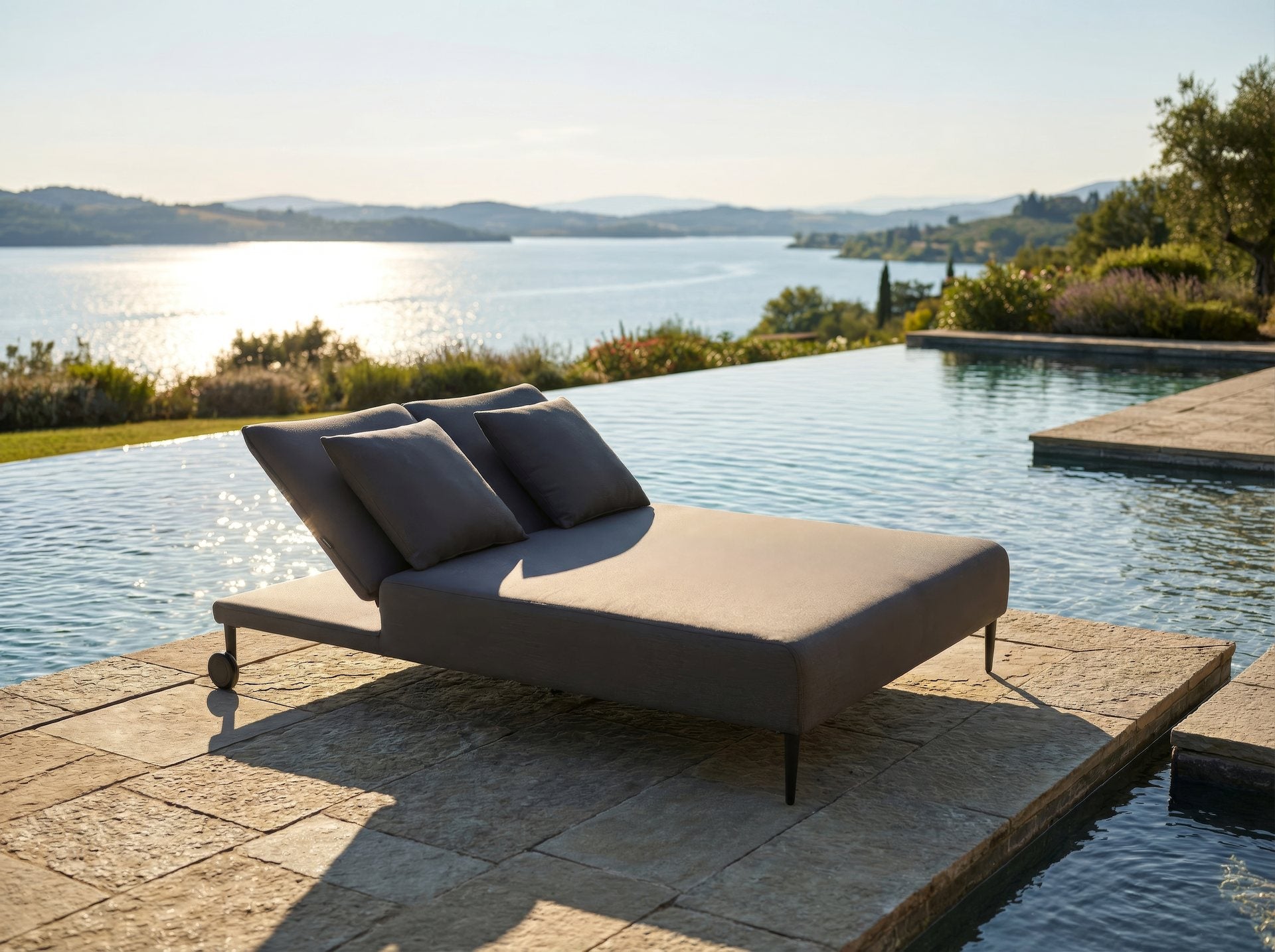 Doppelliege Stephan-Double Roll aus Aluminium mit Axroma-Stoff in Anthrazit oder Creme für Garten und Terrasse