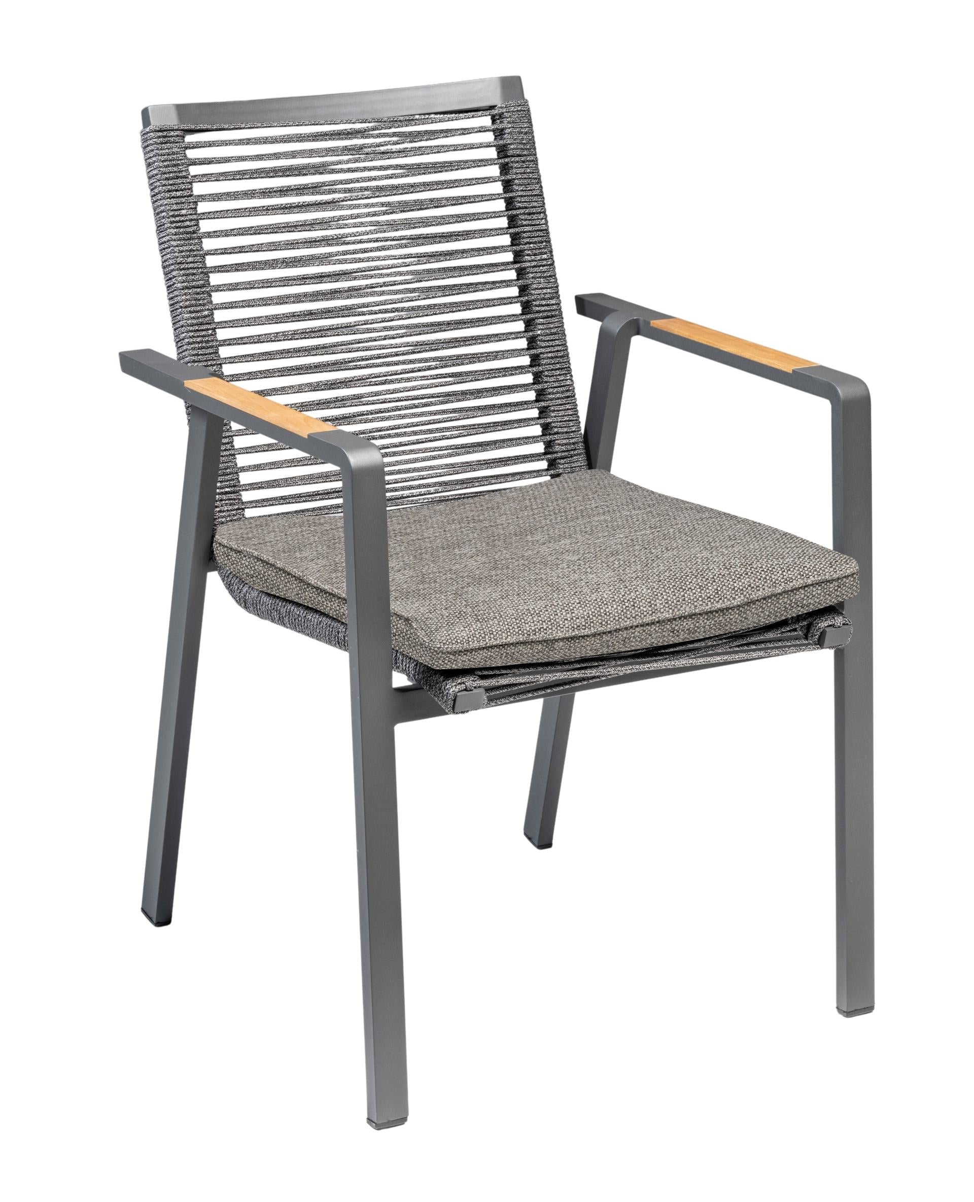 Armstuhl Wayne mit Aluminiumgestell in Anthrazit, grauen Schnüren, und mixed-grauem Kissen, stapelbar und wetterfest.