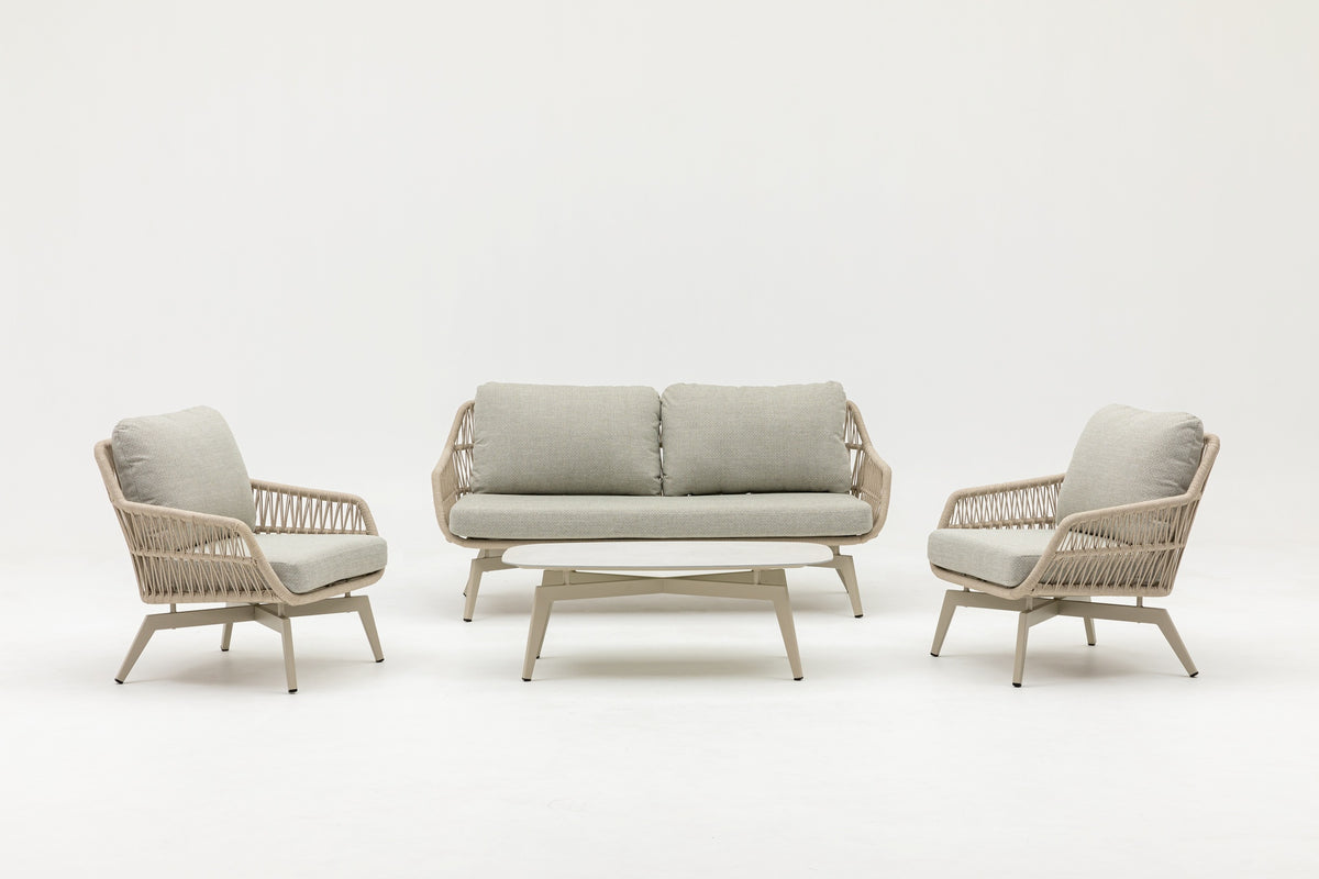 Serena Gartenlounge in Beige-Grau mit Sofa, zwei Fauteuils und Couchtisch – Vorderansicht