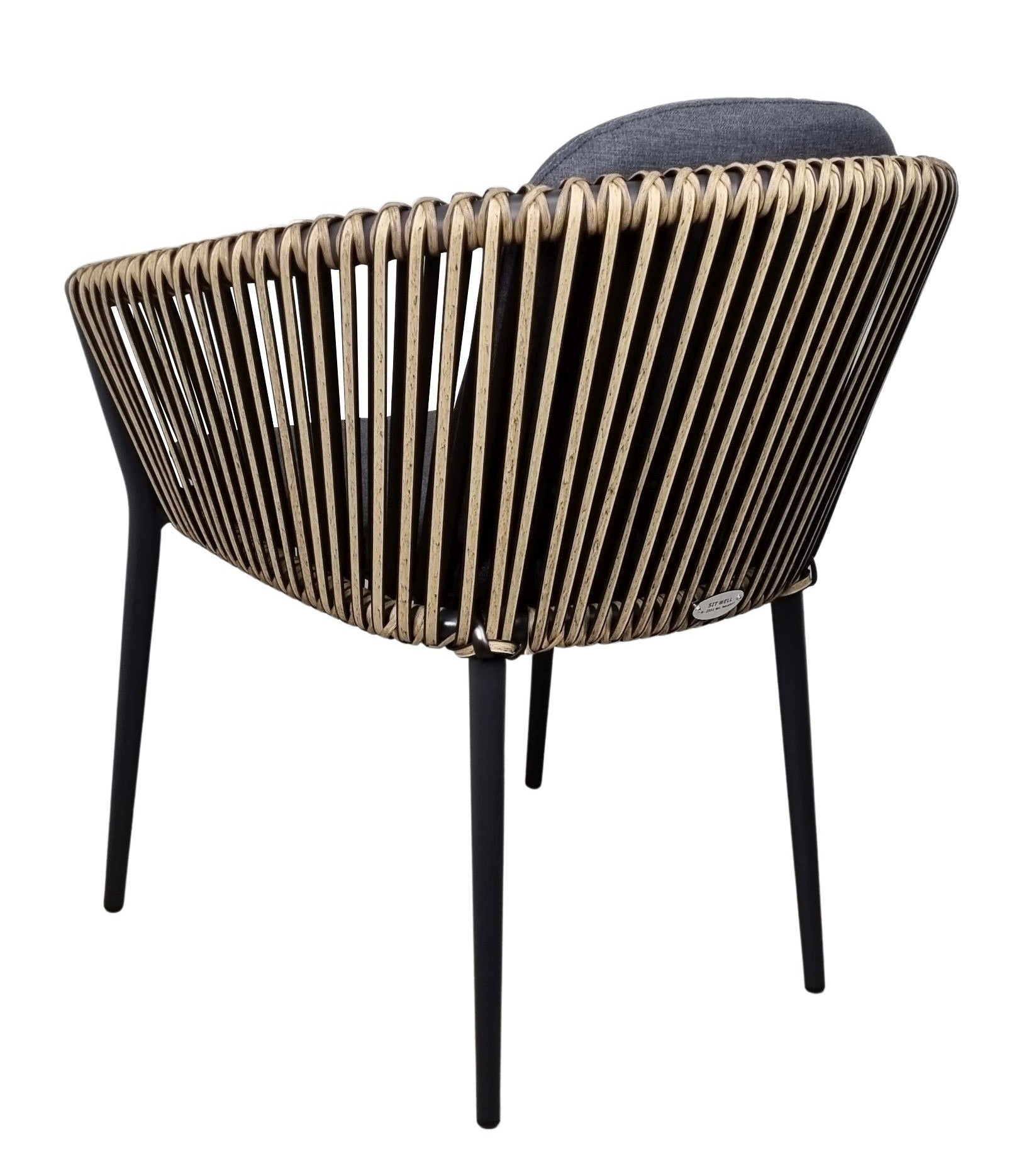 Gartenstuhl Bradley mit Aluminiumgestell in Anthrazit, Kunststoffbändern in Natur und wetterfesten dunkelgrauen Kissen.