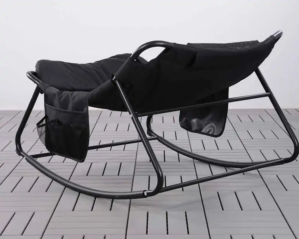 Die Schaukelliege Jimmy mit extra breiter Liegefläche, wetterfestem Oxford-Stoff und stabilem Stahlrohrgestell. Ideal für Garten, Terrasse und Balkon.