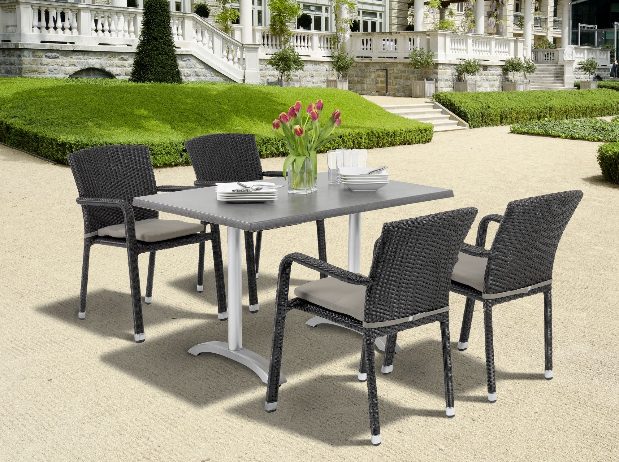 Joleen Gartenstuhl mit Aluminiumgestell und Rattangeflecht, stapelbar und mit optionalen Sitzkissen, erhältlich im Gartenmöbelshop.at