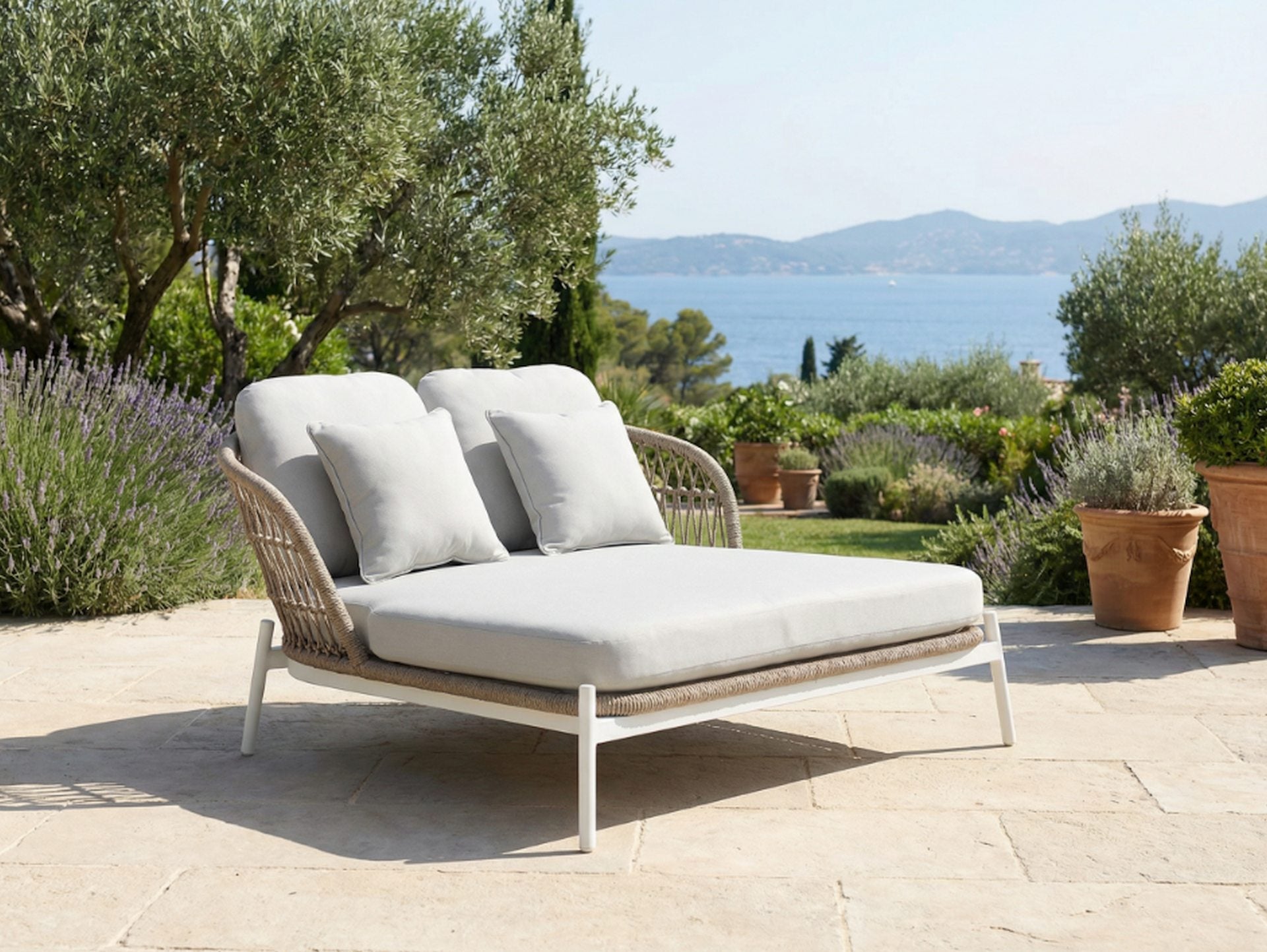 Benaro Daybed ohne Dach mit Aluminiumgestell und witterungsbeständigem Outdoorstoff, Liegefläche 130 × 180 cm