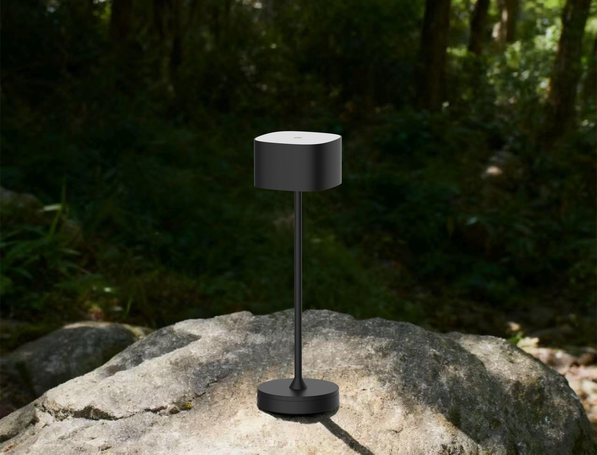 LED Tischlampe Bright für Outdoor und Indoor mit Akku, Touch-Dimmung und Ladeplatte in Schwarz, Silber oder Weiß