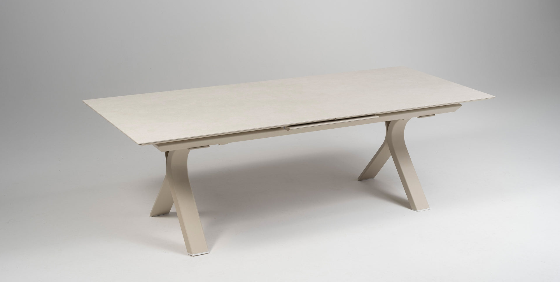 Cameron garden table 