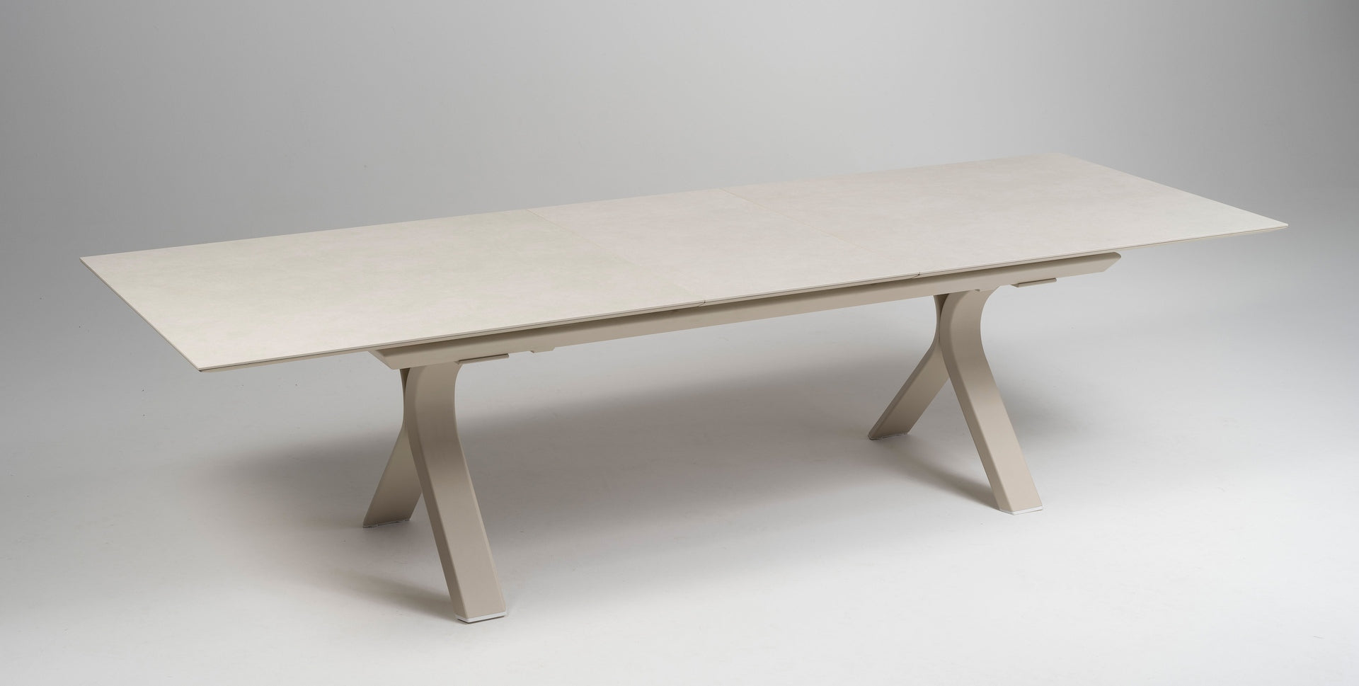 Cameron garden table 