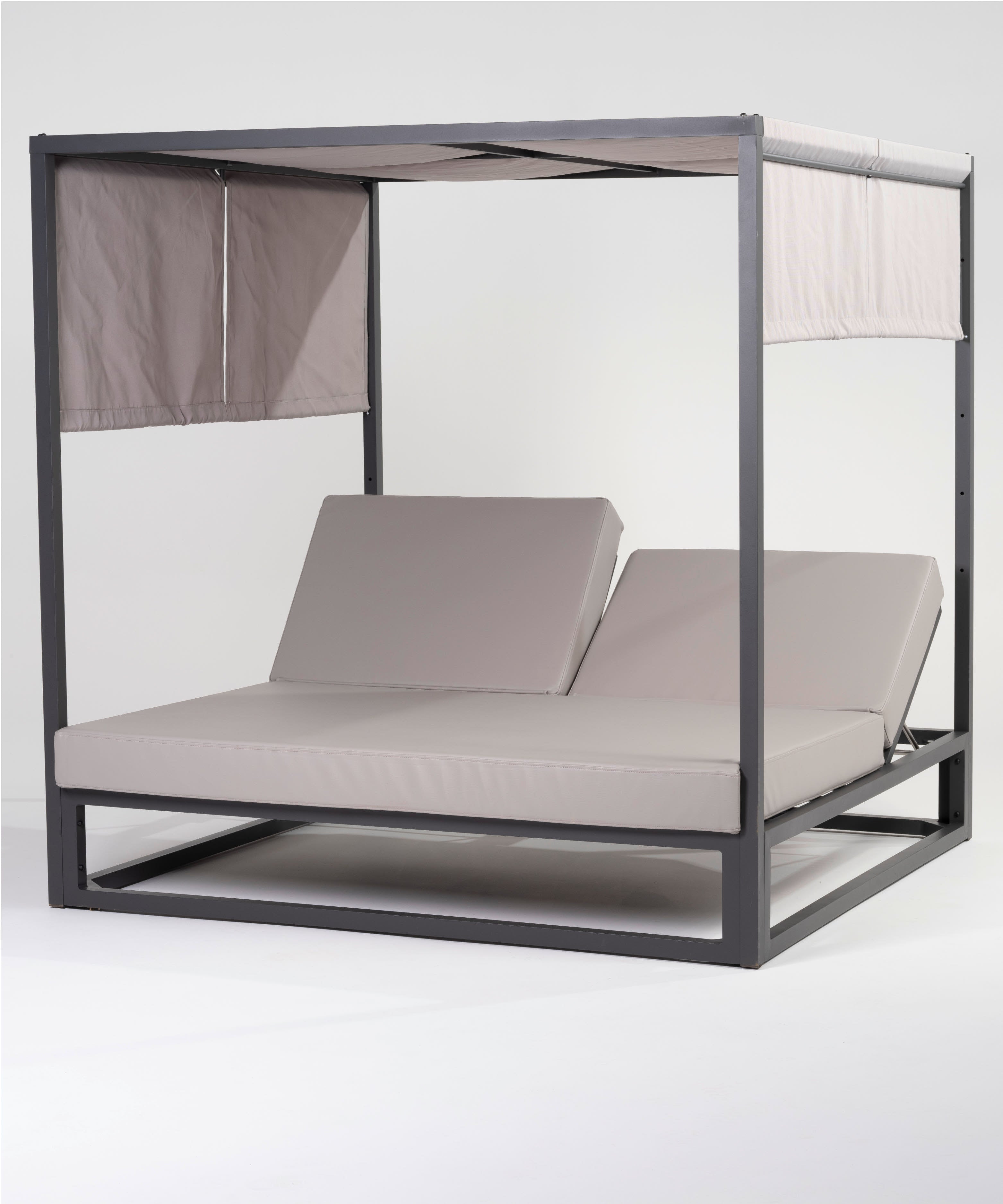 Die Daybeds von Gartenmöbelshop sind der äußerst bequeme und langlebig. Hole dir das Urlaubsgefühl zu dir nach Hause. Für alle, denen eine Einzelliege zu klein ist.