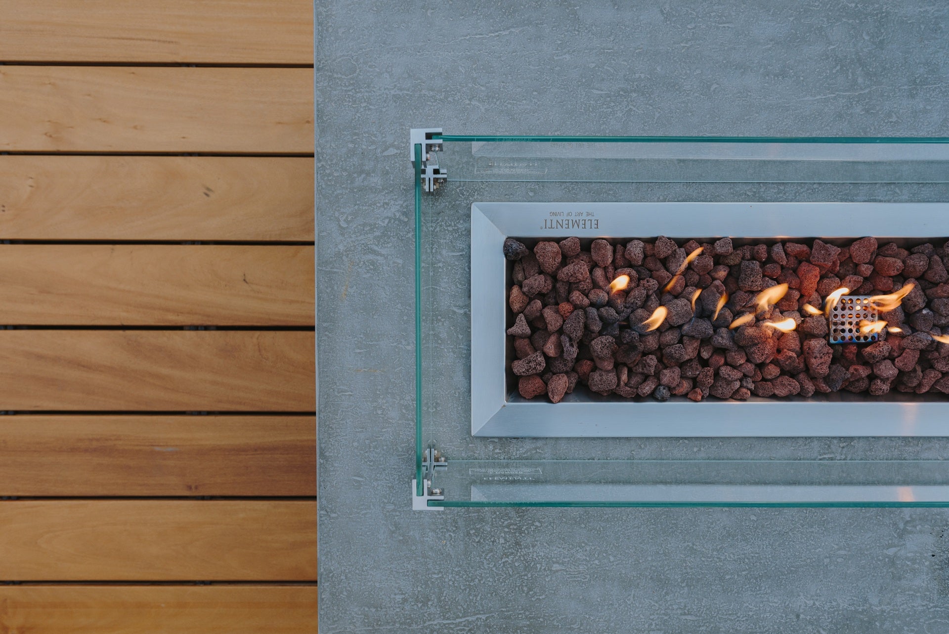 Hampton - fire table