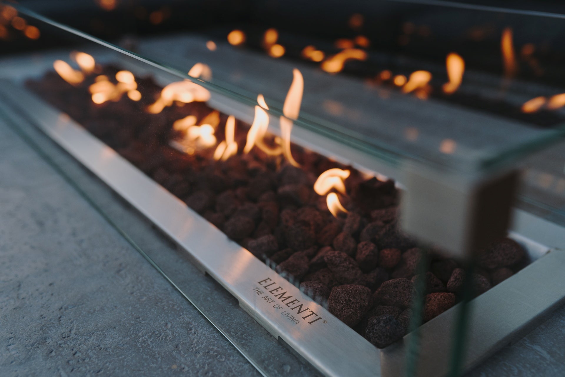 Hampton - fire table
