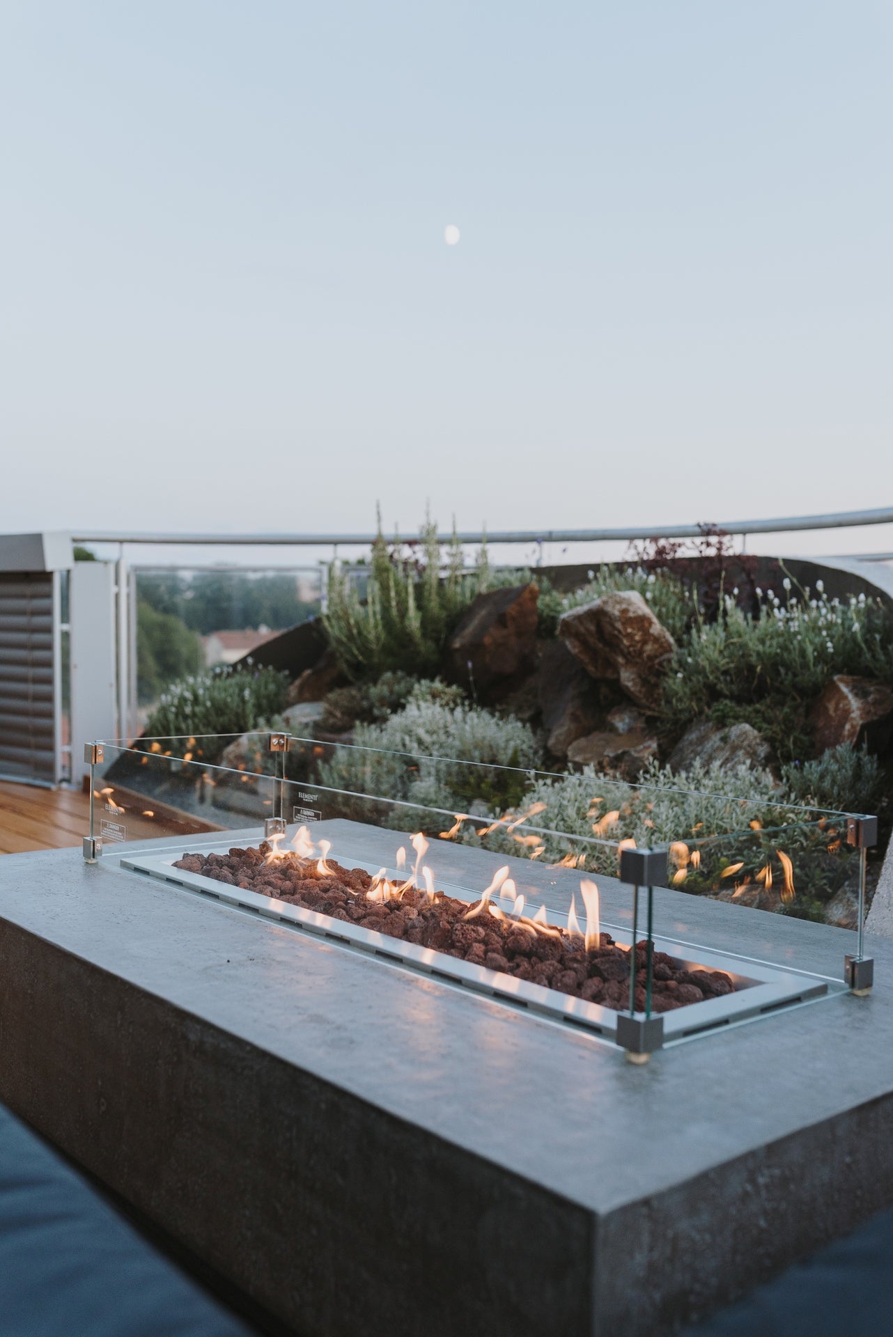 Hampton - fire table