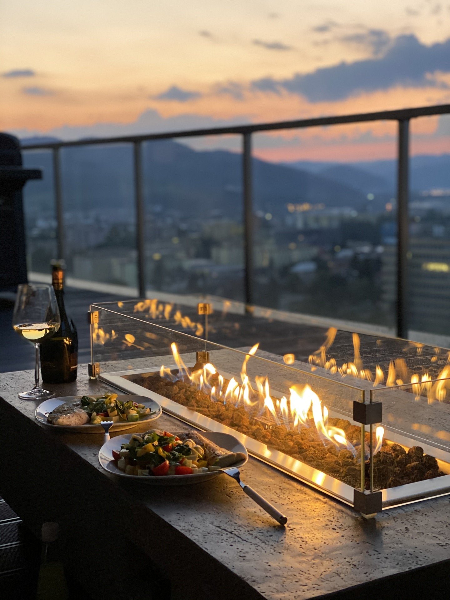 Hampton - fire table
