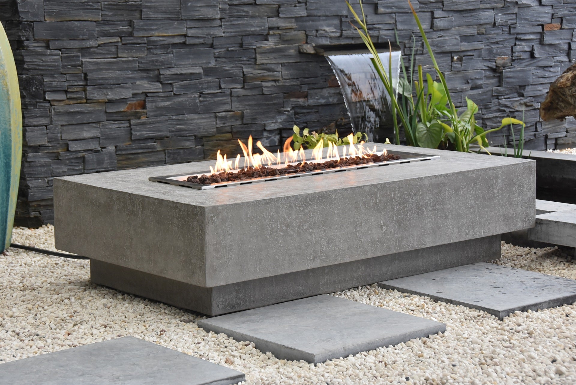 Hampton - fire table