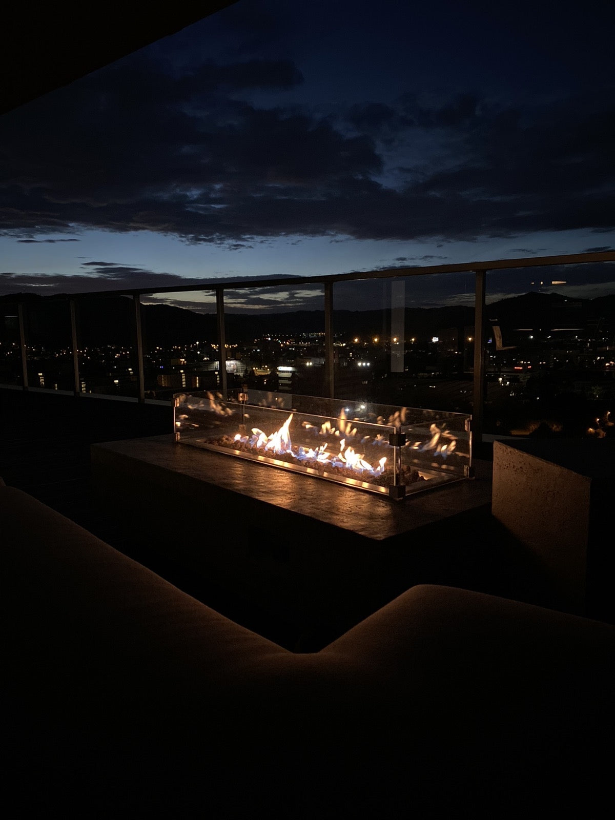 Hampton - fire table
