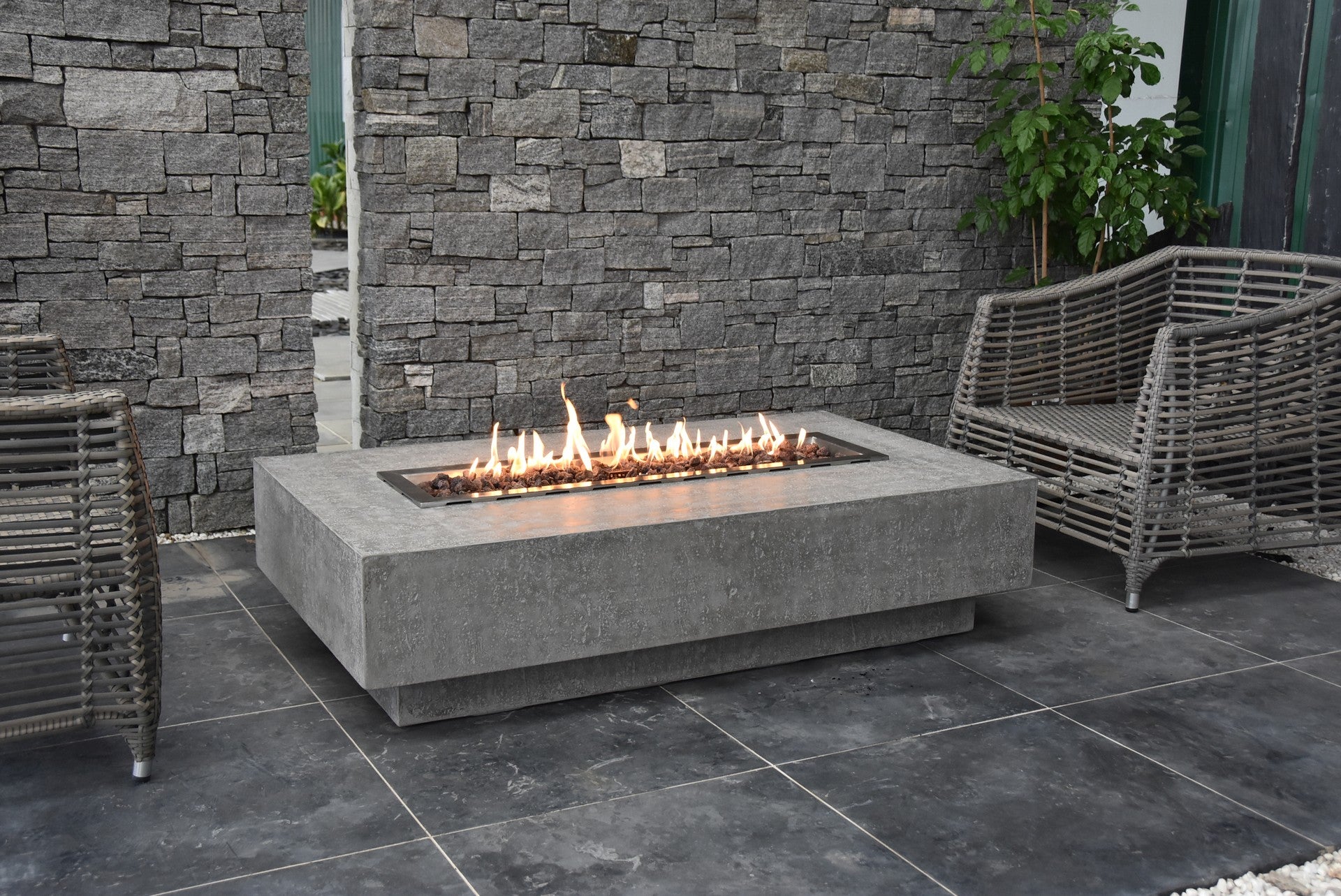 Hampton - fire table