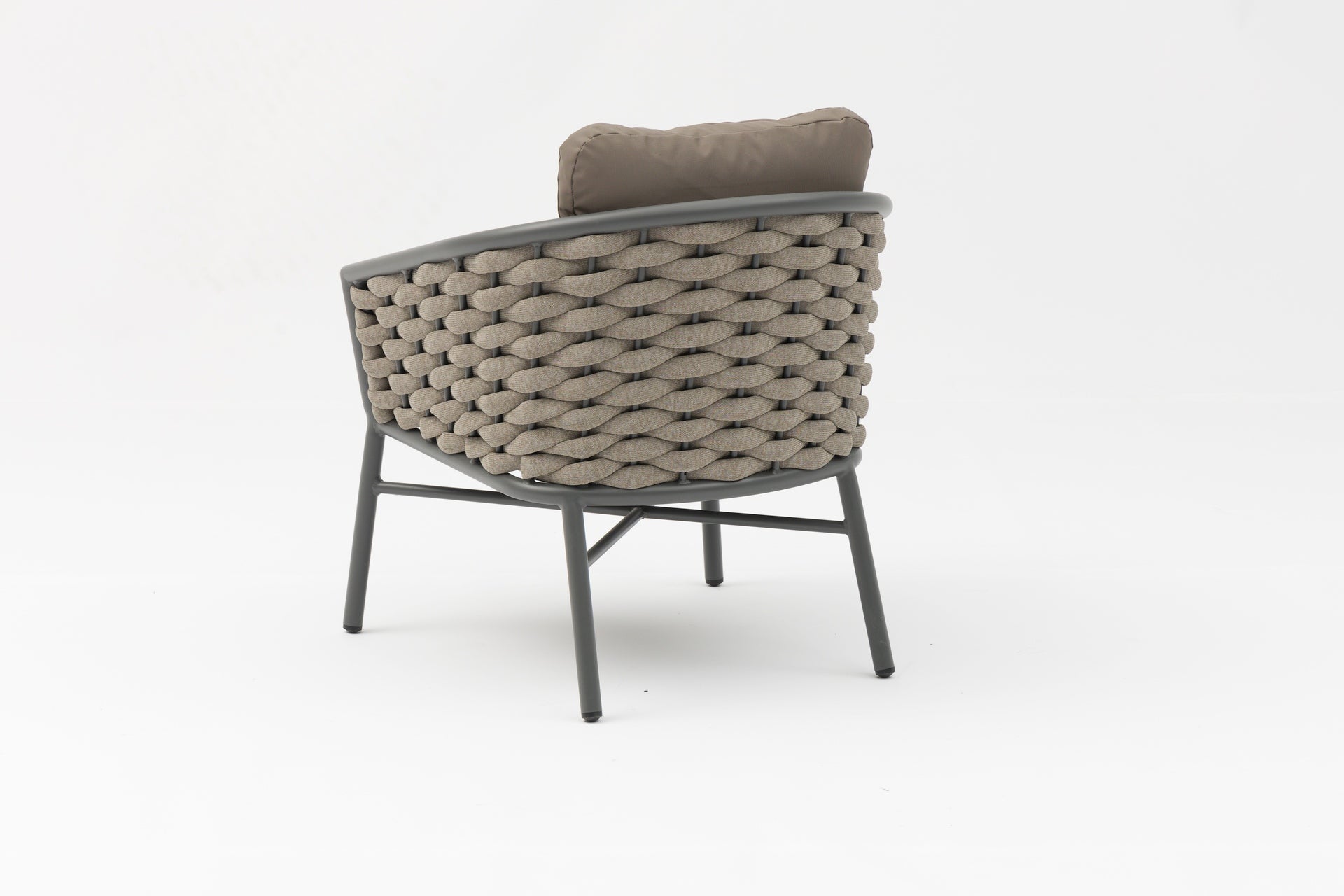 Kilian Loungegruppe mit anthrazitfarbenem Aluminiumgestell, Taupe-Bespannung, Couchtisch mit Sinterstone-Platte und modernen Kissen.