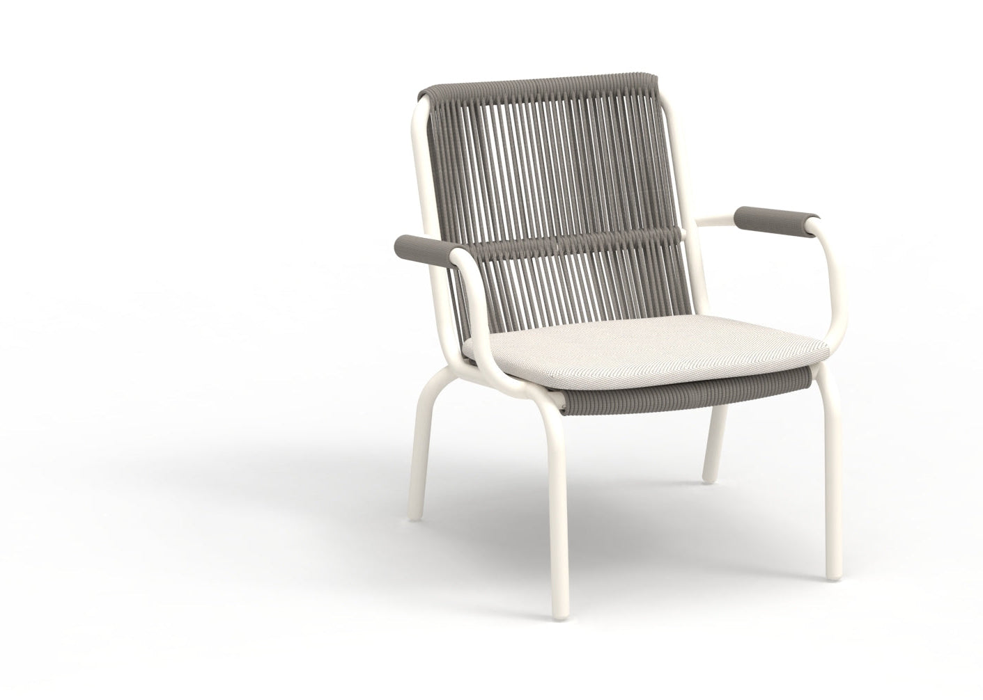 Gartenfauteuil Leandra in Ivory mit dunkelgrauen Textilschnüren und beigen Kissen.