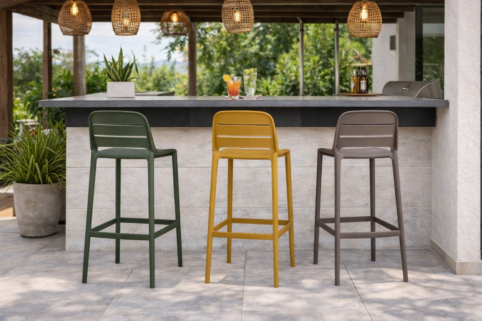 Barhocker Luisa aus glasfaserverstärktem Polypropylen für den Outdoor-Bereich