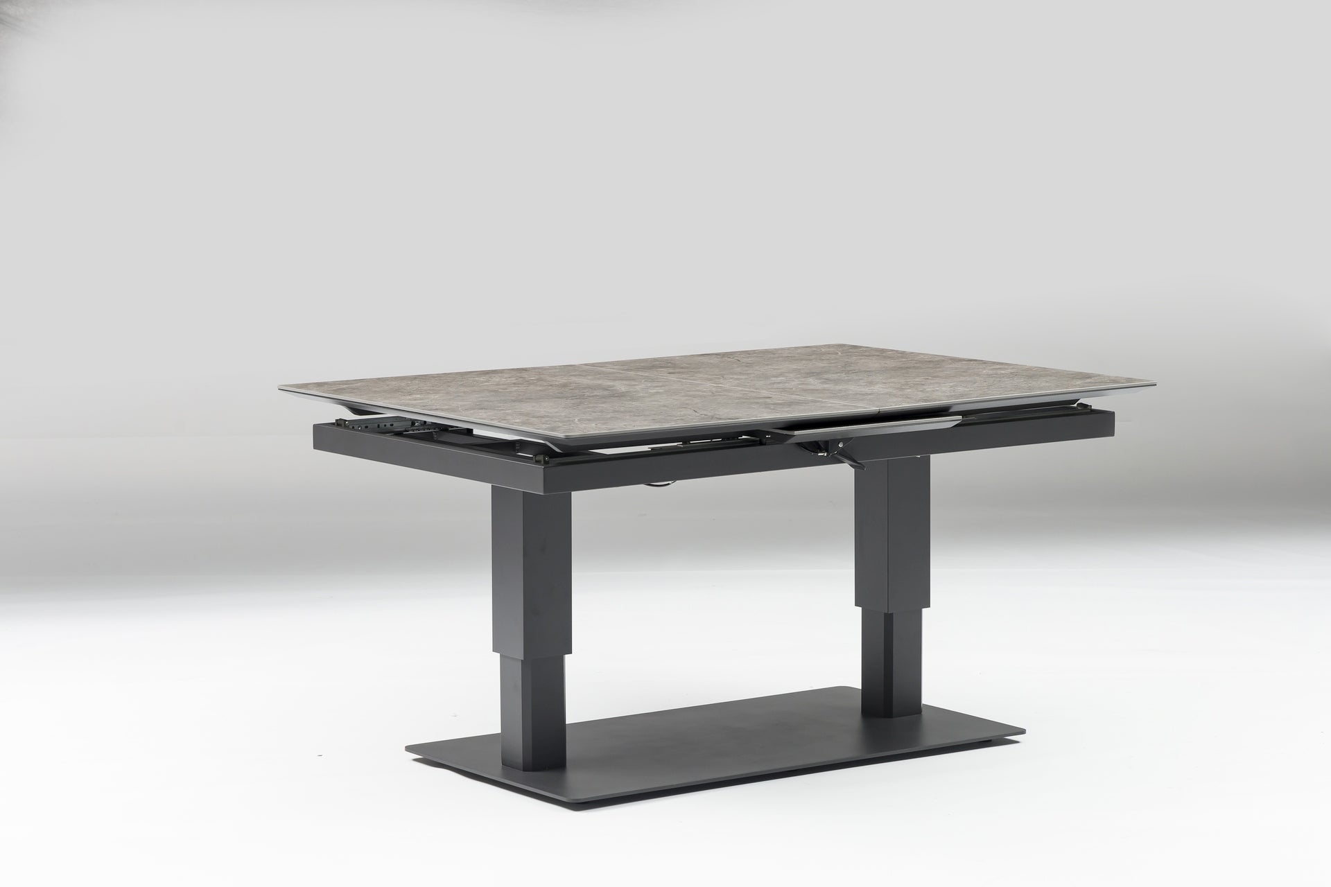 Nicosia Eckbankgruppe mit höhenverstellbarem Ausziehtisch und verstellbaren Rückenlehnen