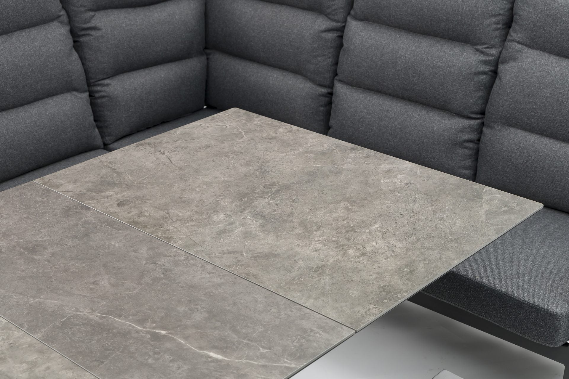 Nicosia Gartentisch höhenverstellbar und ausziehbar mit Sinterstone Tischplatte im Betondekor