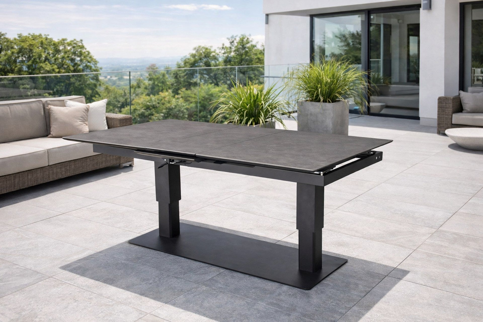 Nicosia Gartentisch höhenverstellbar und ausziehbar mit Sinterstone Tischplatte im Betondekor