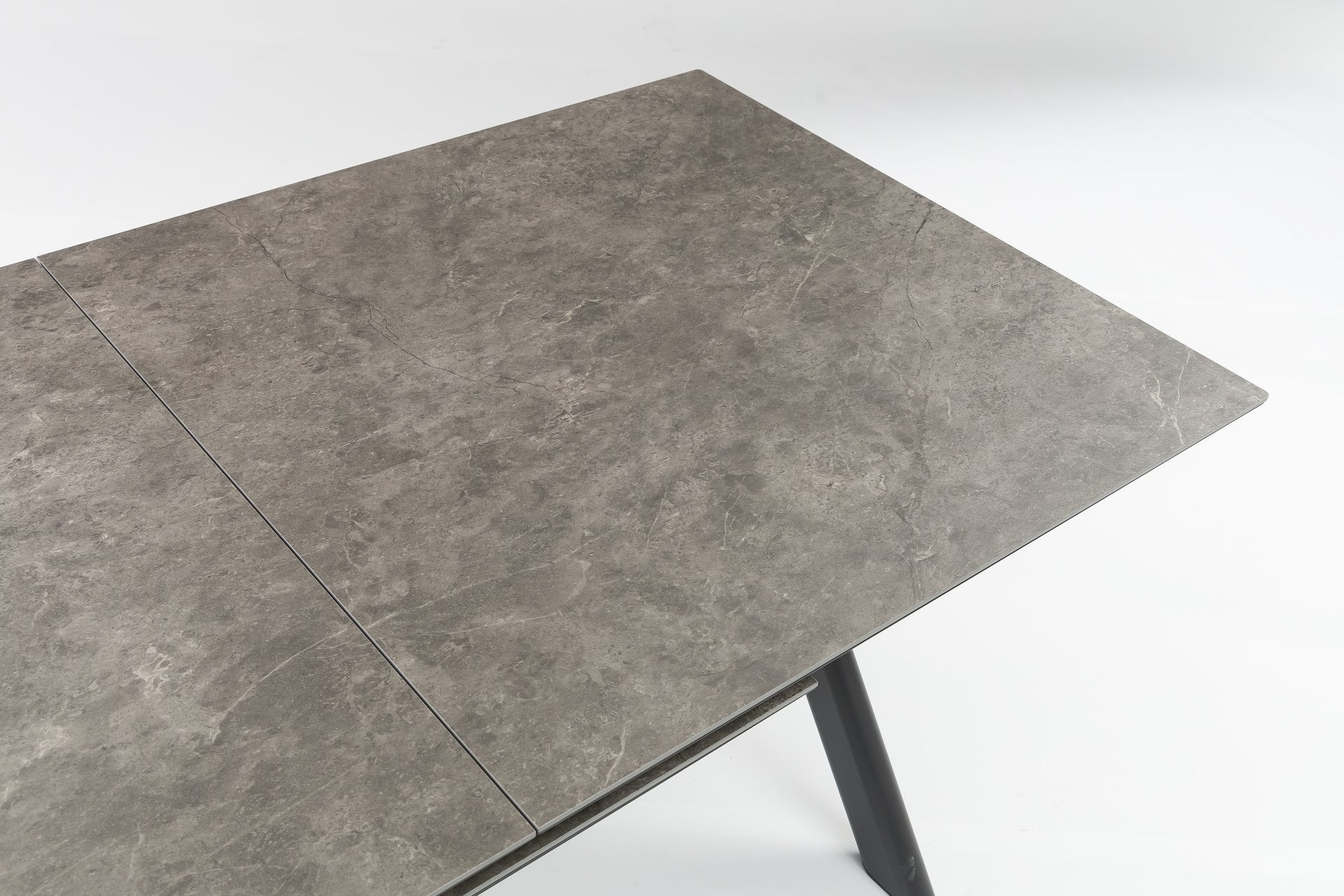 Nicosia Tischgruppe mit ausziehbarem Sinterstone-Esstisch und Gaslift-Armstühlen