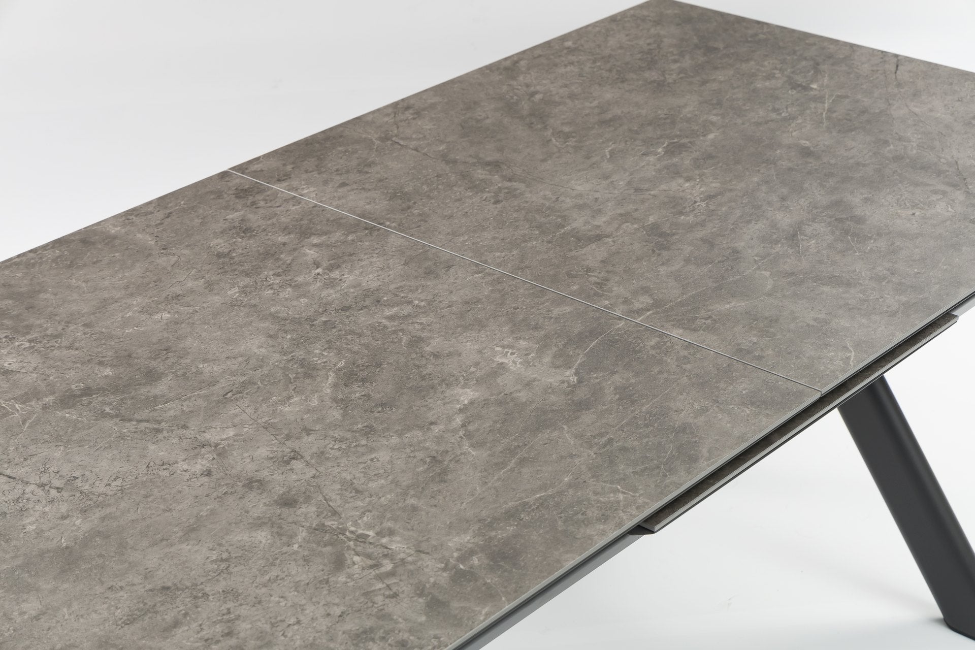 Nicosia Tischgruppe mit ausziehbarem Sinterstone-Esstisch und Gaslift-Armstühlen