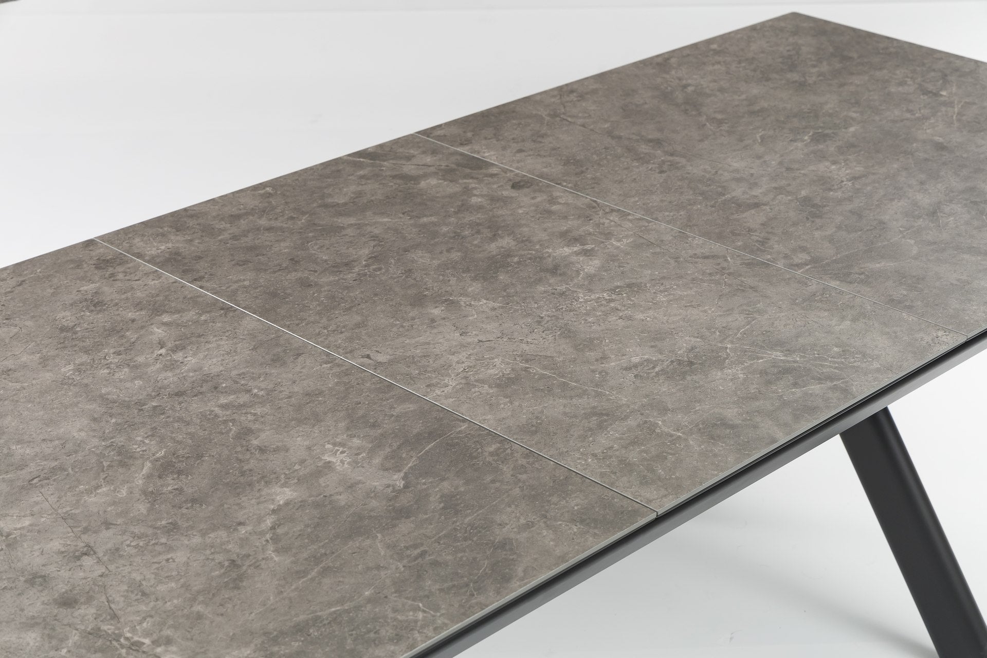 Nicosia Tischgruppe mit ausziehbarem Sinterstone-Esstisch und Gaslift-Armstühlen