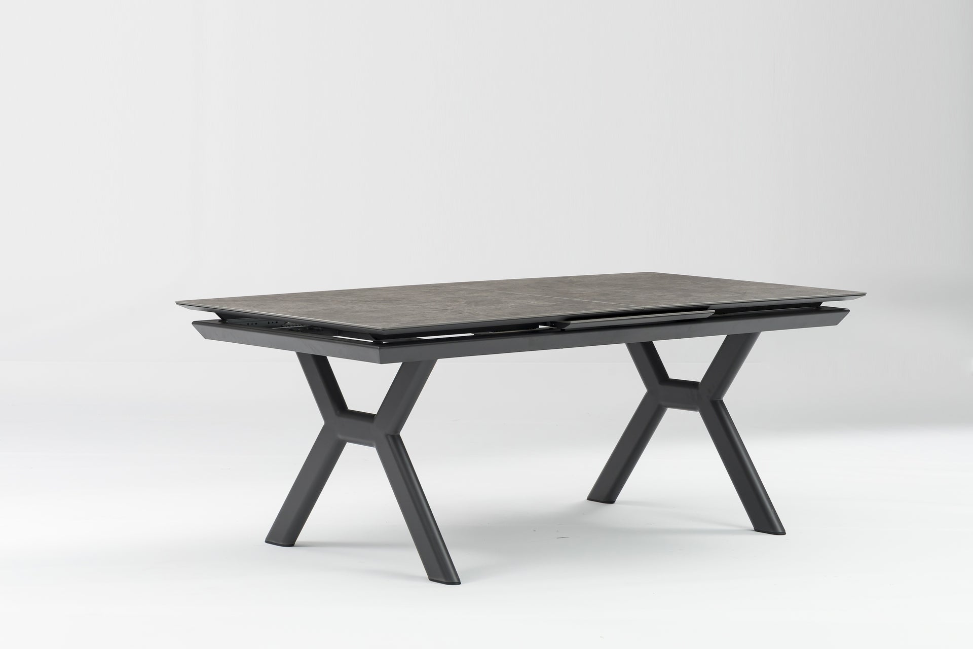 Nicosia Tischgruppe mit ausziehbarem Sinterstone-Esstisch und Gaslift-Armstühlen