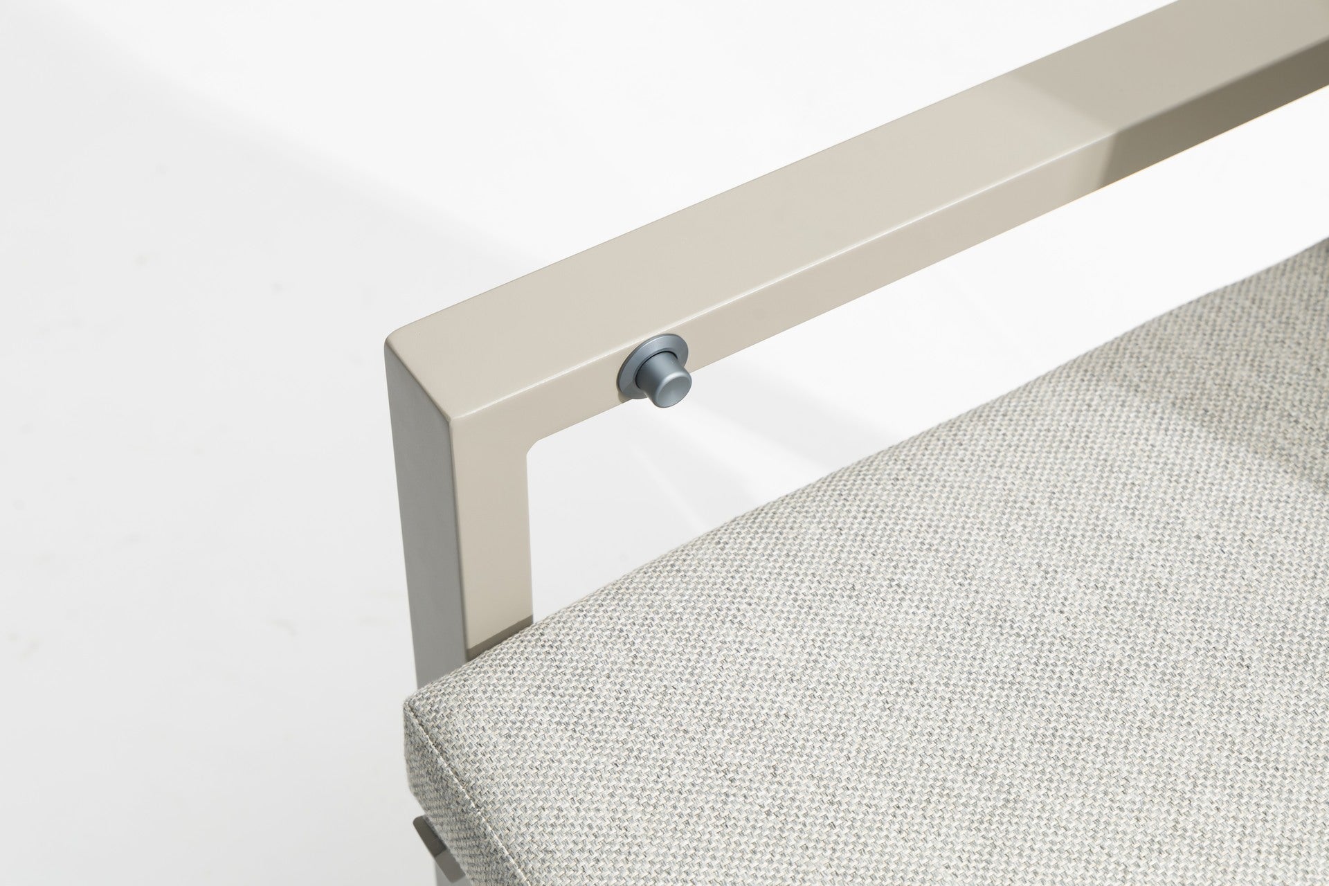 Nicosia Tischgruppe mit ausziehbarem Sinterstone-Esstisch und Gaslift-Armstühlen