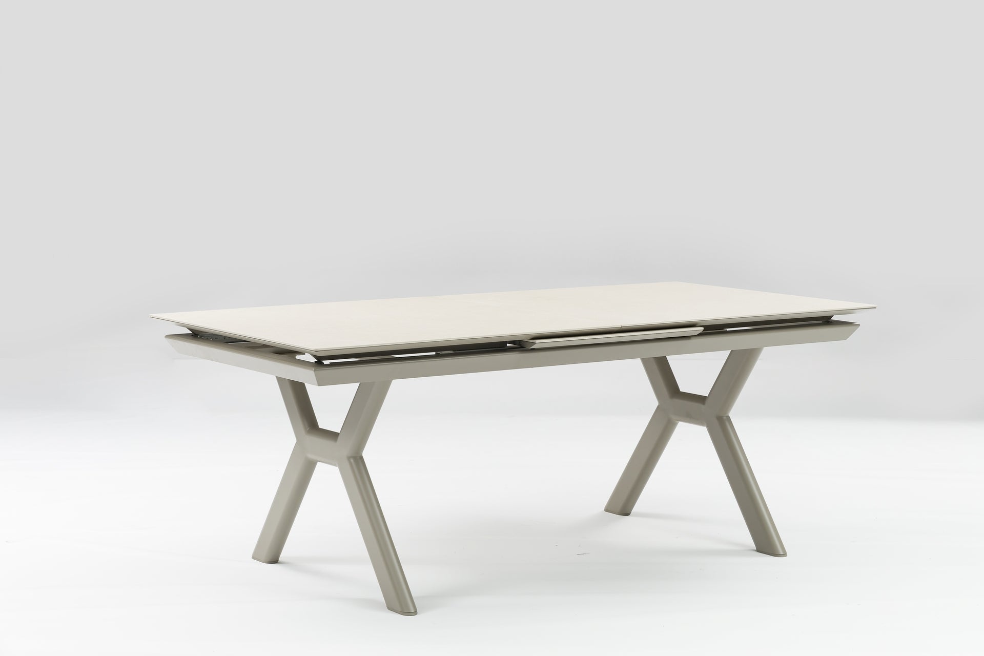 Nicosia Tischgruppe mit ausziehbarem Sinterstone-Esstisch und Gaslift-Armstühlen