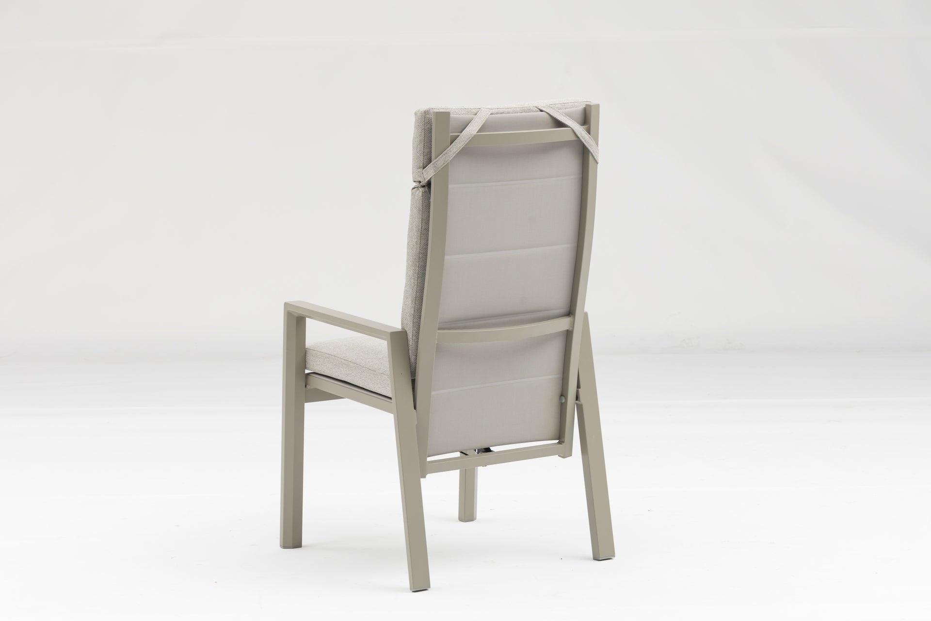 Nicosia Tischgruppe mit ausziehbarem Sinterstone-Esstisch und Gaslift-Armstühlen