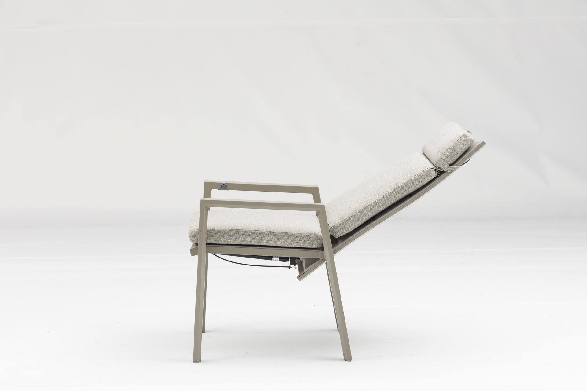 Nicosia Tischgruppe mit ausziehbarem Sinterstone-Esstisch und Gaslift-Armstühlen