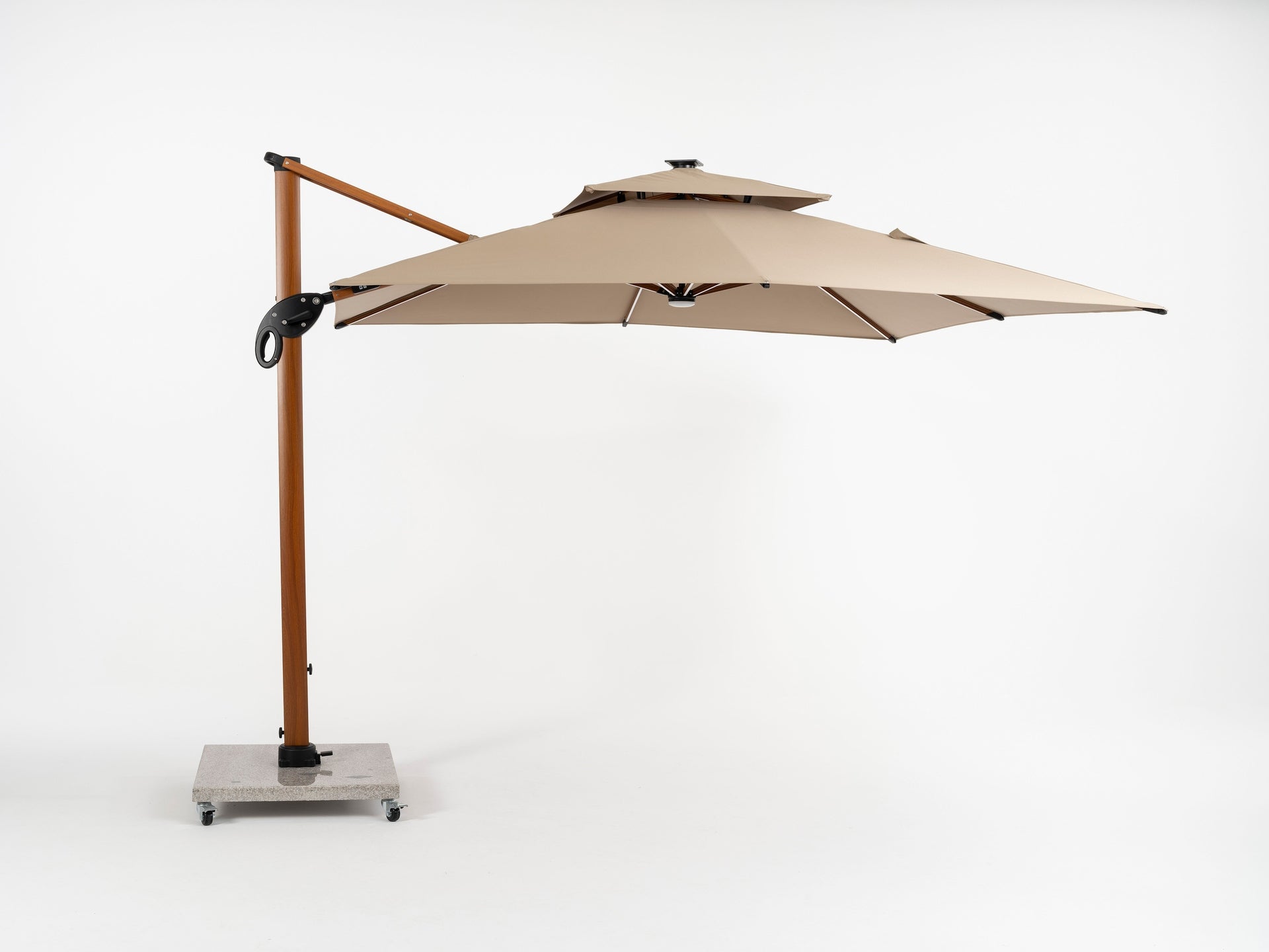 Ruffy Wood Pendelschirm 3x3 m in edler Holzoptik mit LED-Beleuchtung und fahrbarem Granitsockel für Terrasse und Garten