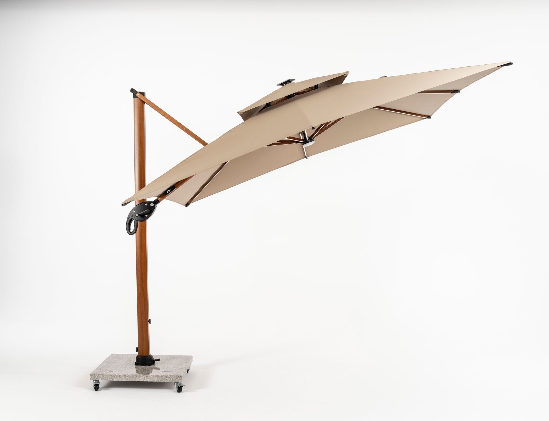 Ruffy Wood Pendelschirm 3x3 m in edler Holzoptik mit LED-Beleuchtung und fahrbarem Granitsockel für Terrasse und Garten