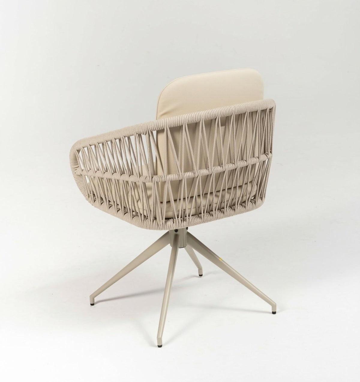 Serena Gartenstuhl Beige – Ansicht 2, drehbarer Outdoor-Stuhl mit Aluminiumgestell, Textilschnüren und Kissen