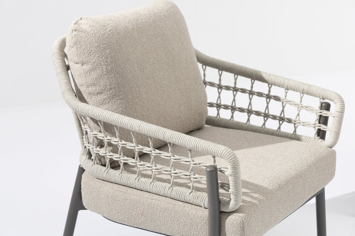 Carla Fauteuil – Detail von Schnurbespannung und Polstern
