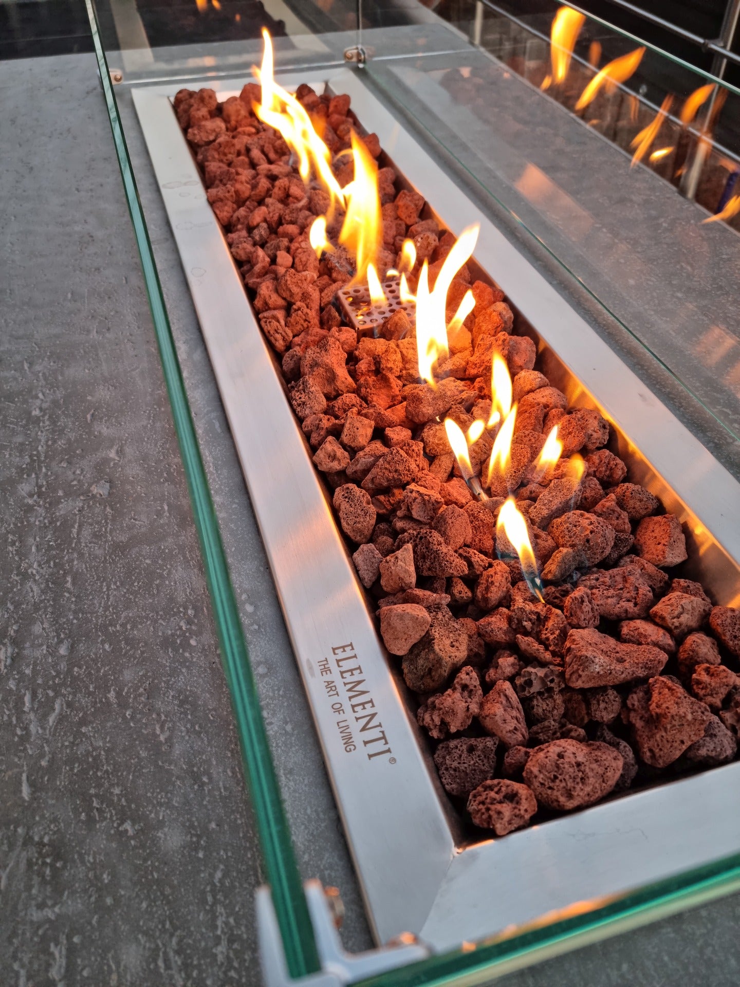 Kingsale - fire table